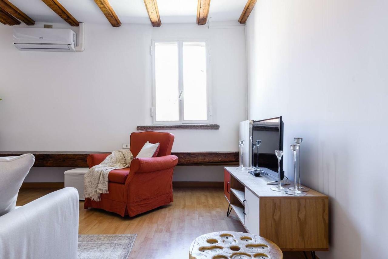 Altido Cozy Apt For 4 Close To Basilica Di Sant'Ambrogio Milano Exteriör bild